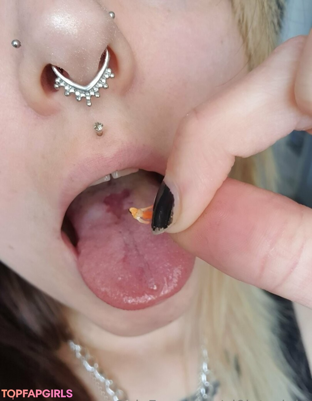 Foto desnuda filtrada de OnlyFans de Vi0letnight #36 Foto desnuda filtrada de OnlyFans de Vi0letnight #36