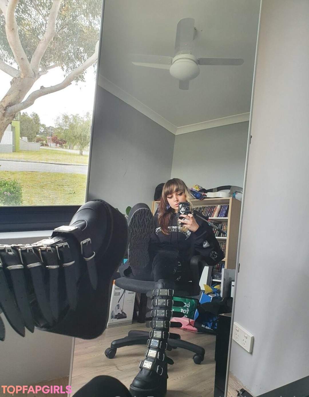 Foto desnuda filtrada de OnlyFans de Vi0letnight #70 Foto desnuda filtrada de OnlyFans de Vi0letnight #70