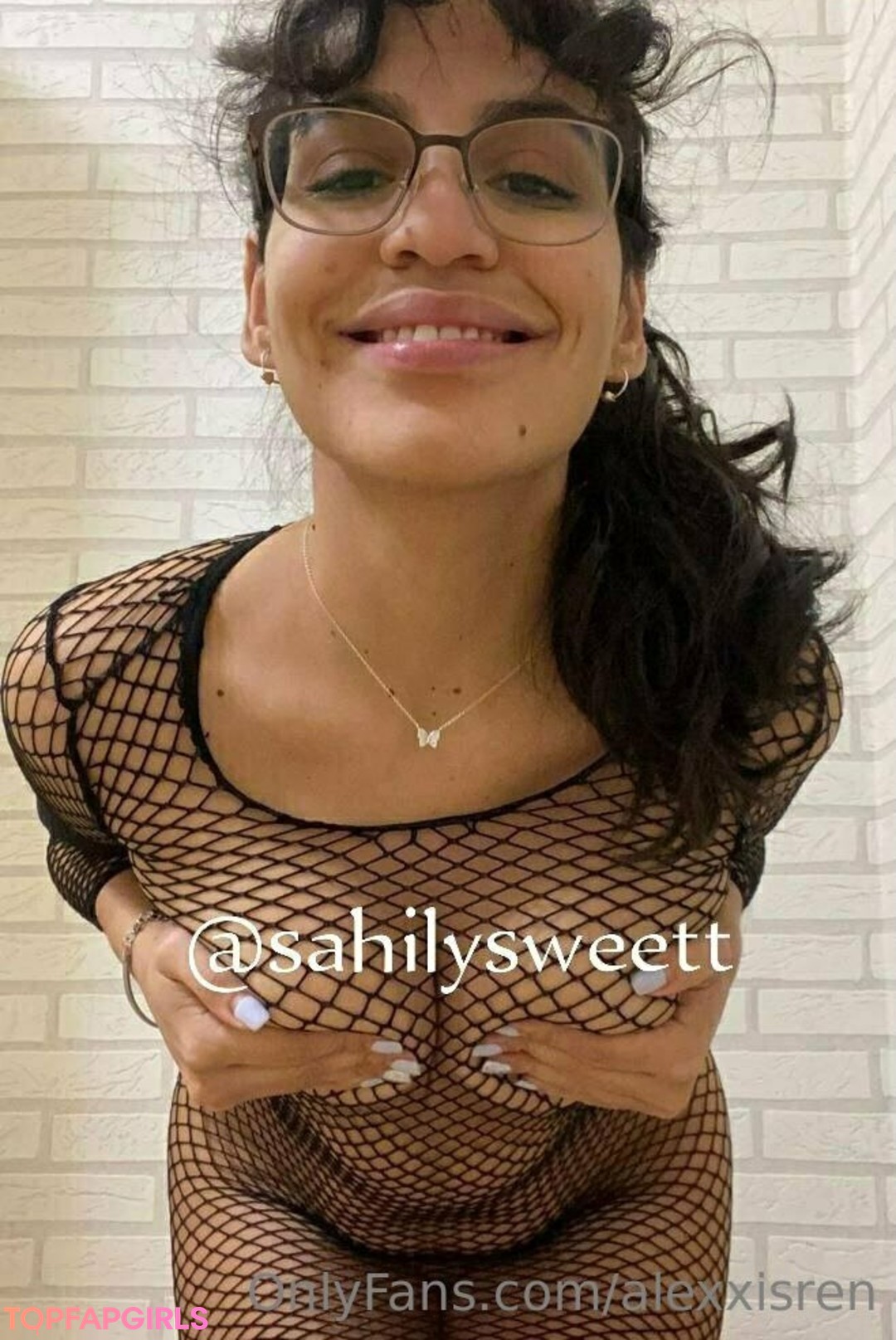 Foto desnuda filtrada de OnlyFans de Alexxisren #23 Foto desnuda filtrada de OnlyFans de Alexxisren #23