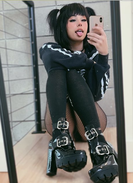 Nikki Barlowe