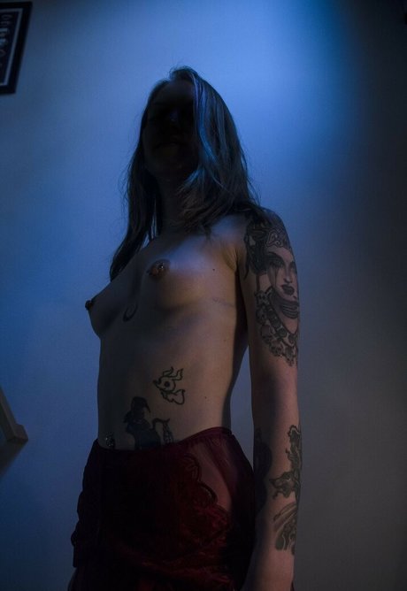 Foto desnuda filtrada de OnlyFans de Violetscabaret