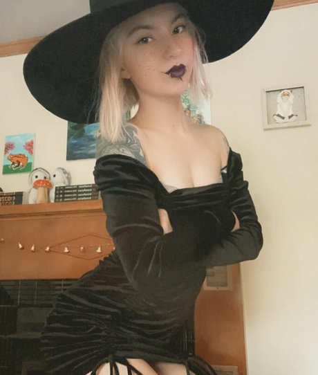 Violets_cabaret