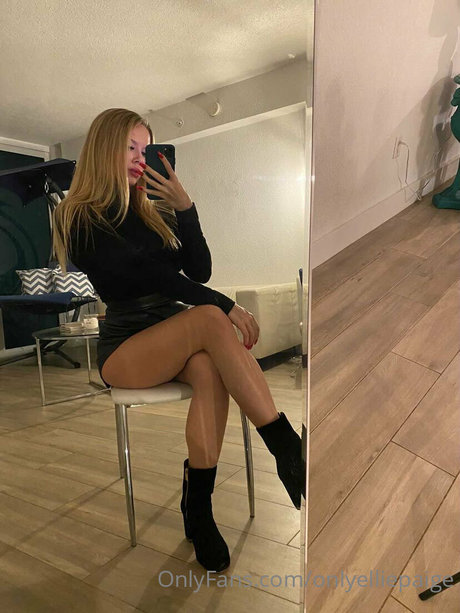 Foto desnuda filtrada de OnlyFans de Ellie Paige