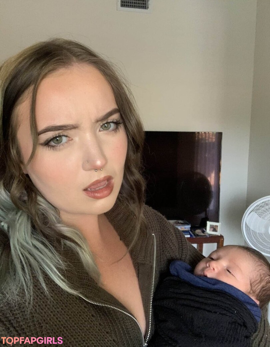 Foto desnuda filtrada de OnlyFans de Cowboytakemeaway #128 Foto desnuda filtrada de OnlyFans de Cowboytakemeaway #128