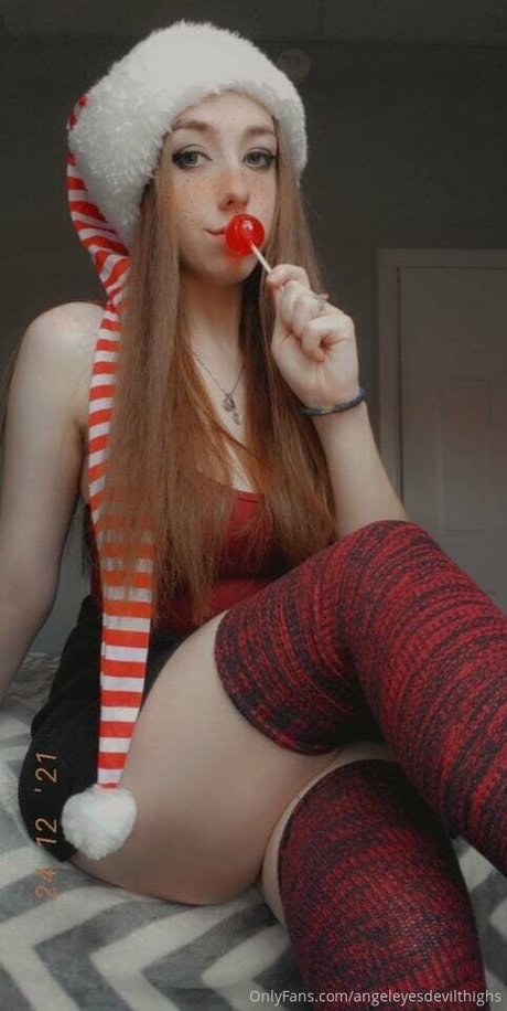 Foto desnuda filtrada de OnlyFans de Angel Eyes Devil Thighs