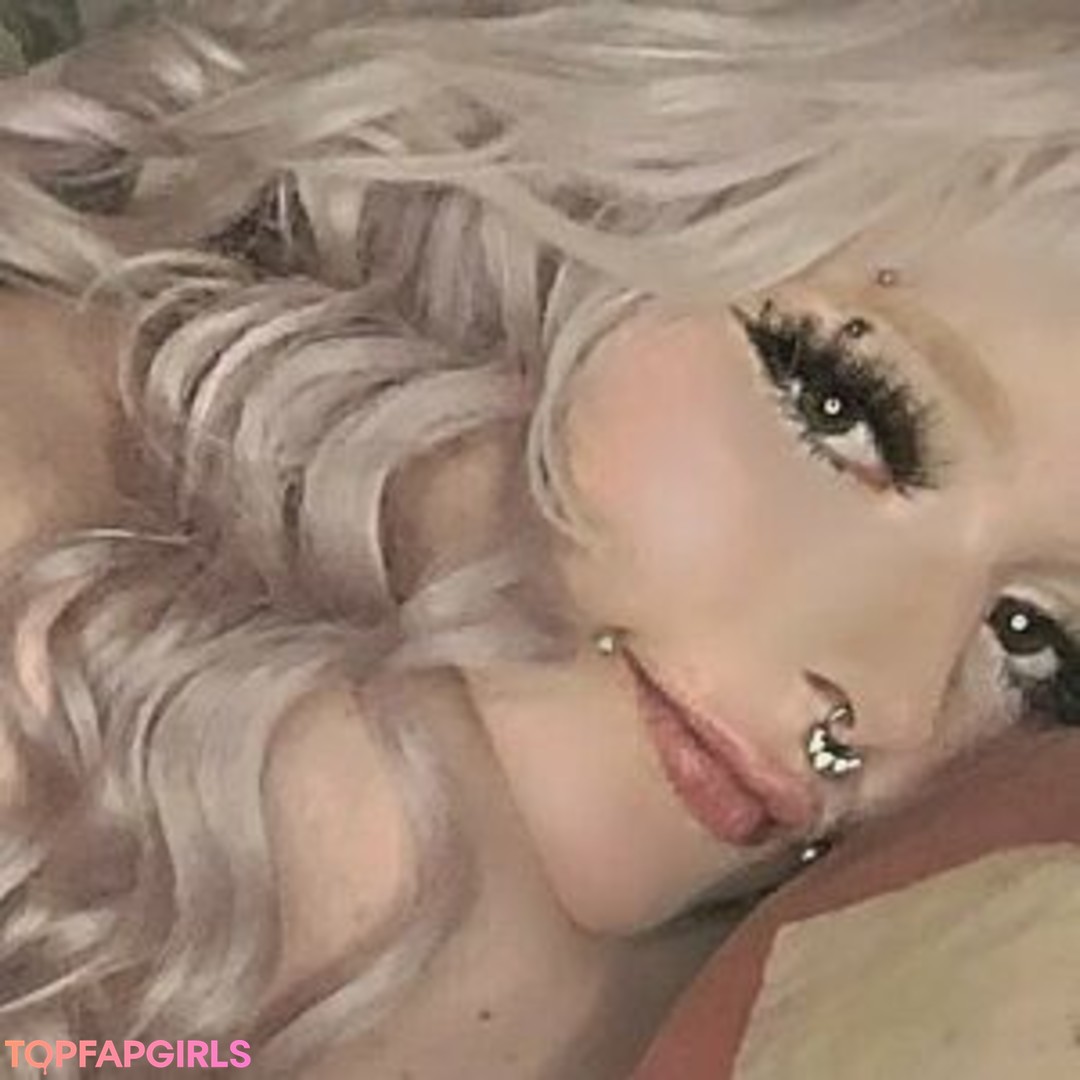 Foto desnuda filtrada de OnlyFans de Gremlinluna #14 Foto desnuda filtrada de OnlyFans de Gremlinluna #14