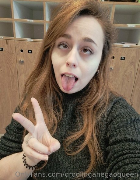 DroolingAhegaoQueen