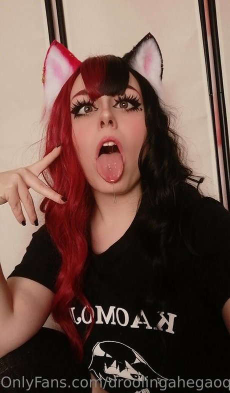 DroolingAhegaoQueen