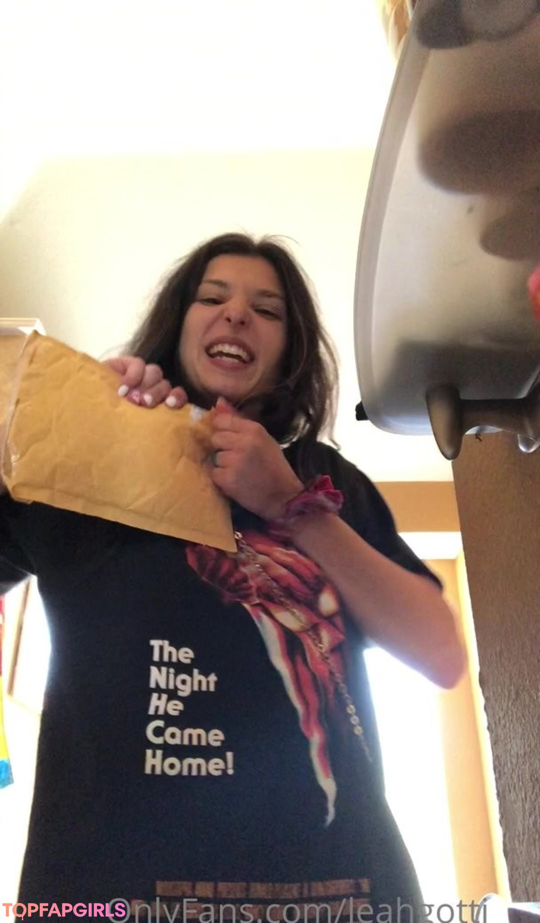 Foto desnuda filtrada de OnlyFans de Leah Gotti #1096