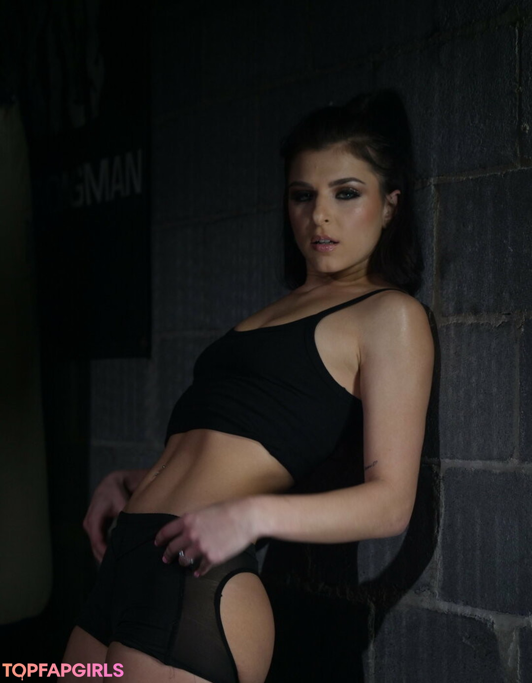 Foto desnuda filtrada de OnlyFans de Leah Gotti #1996