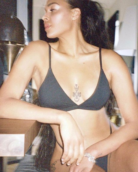 Elizabeth Cambage