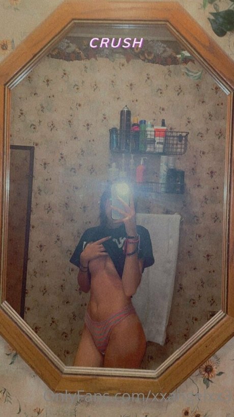 Foto desnuda filtrada de OnlyFans de Xxangelxx3