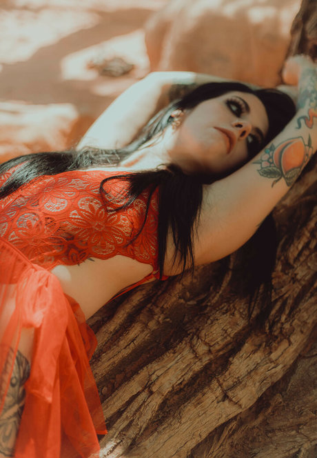 Foto desnuda filtrada de OnlyFans de Thatsoraven95