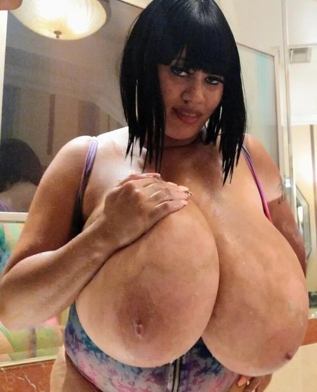 Roxi Red