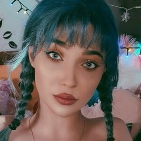 Avery Mia