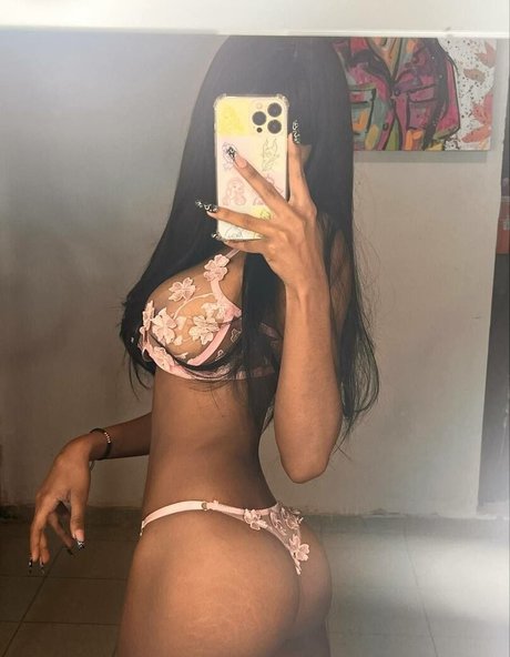 Foto desnuda filtrada de OnlyFans de La Jary
