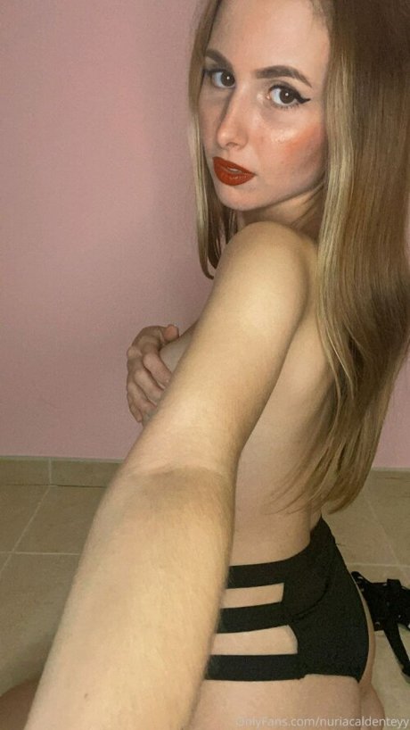 Nuriacaldenteyy