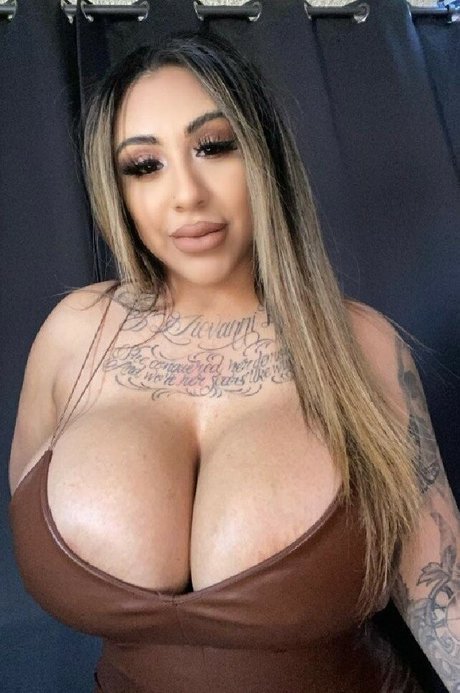 Foto desnuda filtrada de OnlyFans de Missdaisyp