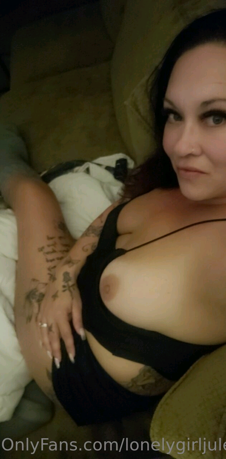 Foto desnuda filtrada de OnlyFans de Lonelygirljules
