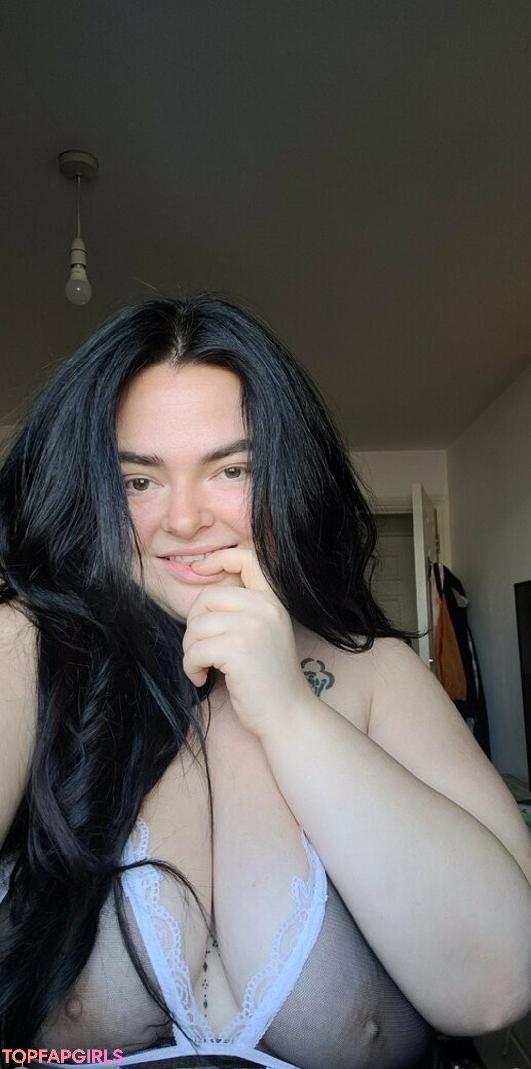 Foto desnuda filtrada de OnlyFans de Cuxmsxlxut #58 Foto desnuda filtrada de OnlyFans de Cuxmsxlxut #58