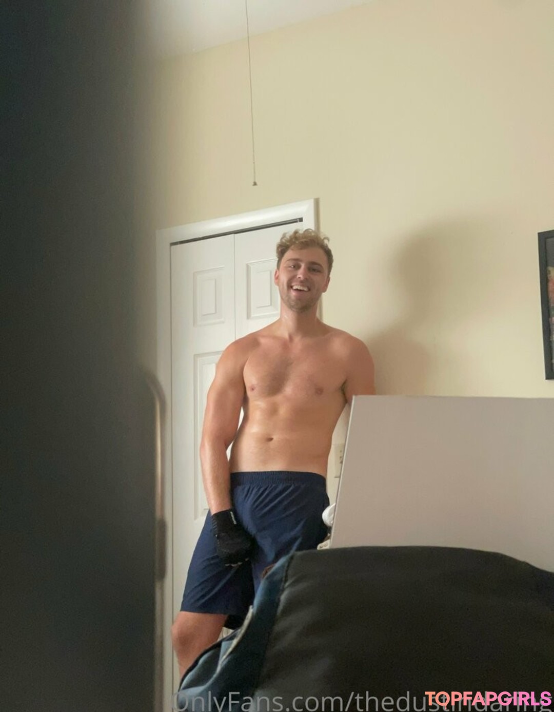 Foto desnuda filtrada de OnlyFans de Thedustindaring #2 Foto desnuda filtrada de OnlyFans de Thedustindaring #2