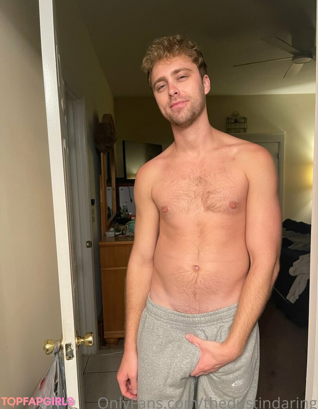 Foto desnuda filtrada de OnlyFans de Thedustindaring #25 Foto desnuda filtrada de OnlyFans de Thedustindaring #25