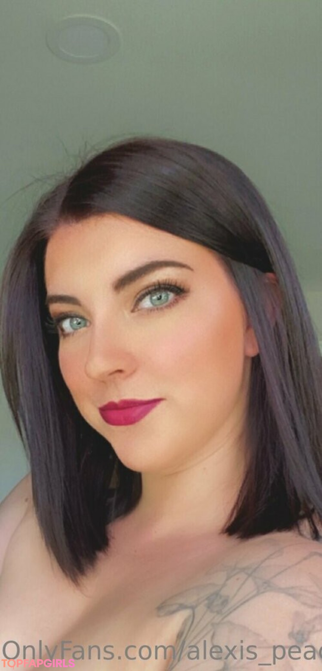 Foto desnuda filtrada de OnlyFans de Alexispeaches1 #2 Foto desnuda filtrada de OnlyFans de Alexispeaches1 #2