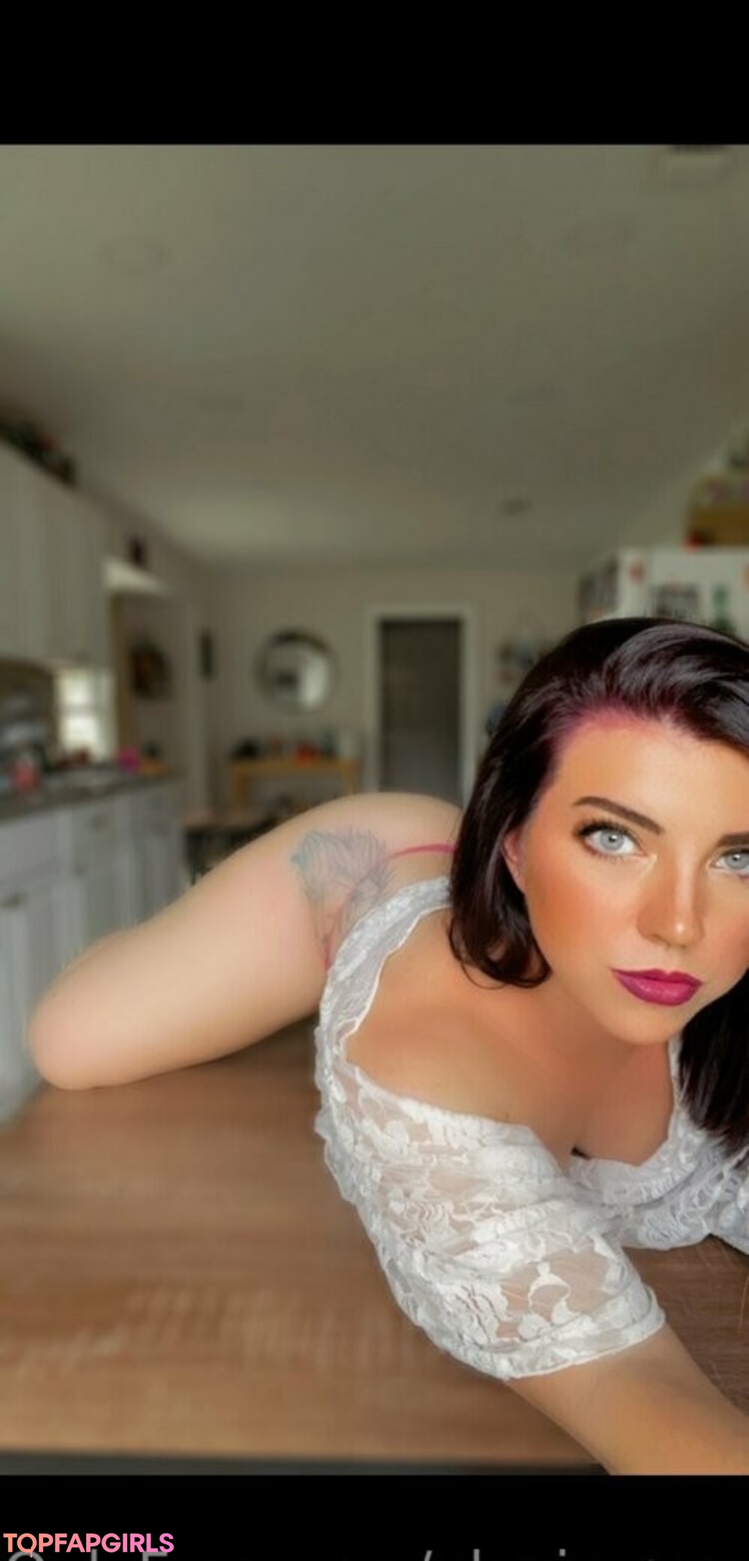 Foto desnuda filtrada de OnlyFans de Alexispeaches1 #7 Foto desnuda filtrada de OnlyFans de Alexispeaches1 #7