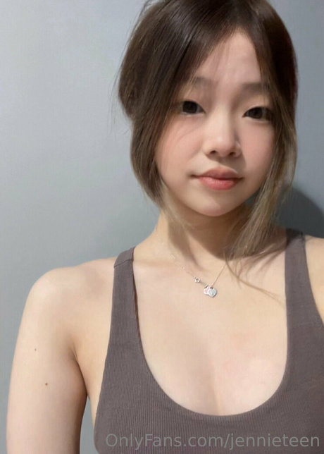 Foto desnuda filtrada de OnlyFans de Jennieteen