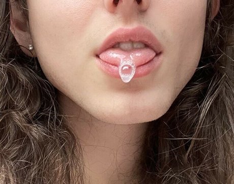 Foto desnuda filtrada de OnlyFans de Helmet Girl
