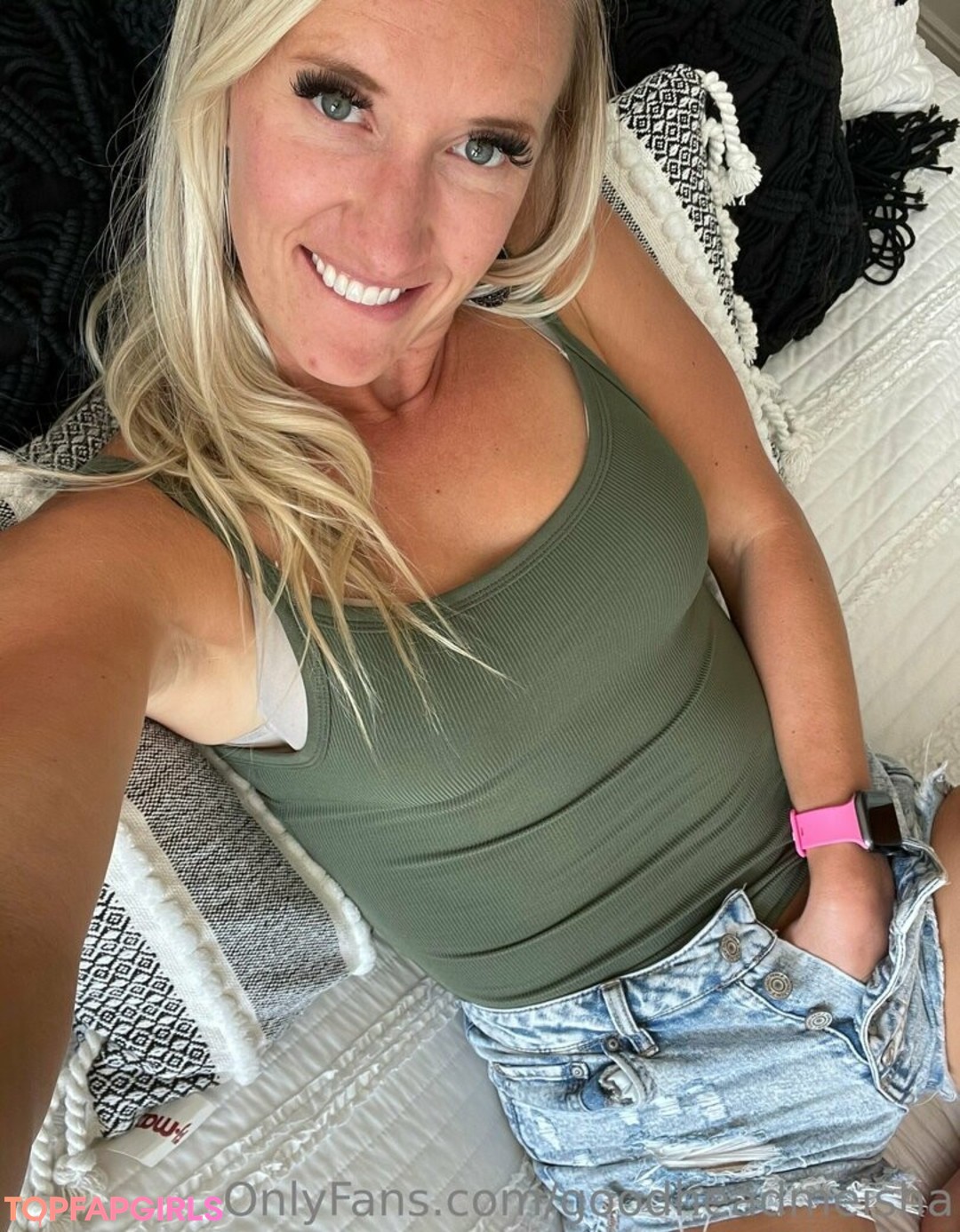 Foto desnuda filtrada de OnlyFans de Goodheadmeisha #393 Foto desnuda filtrada de OnlyFans de Goodheadmeisha #393