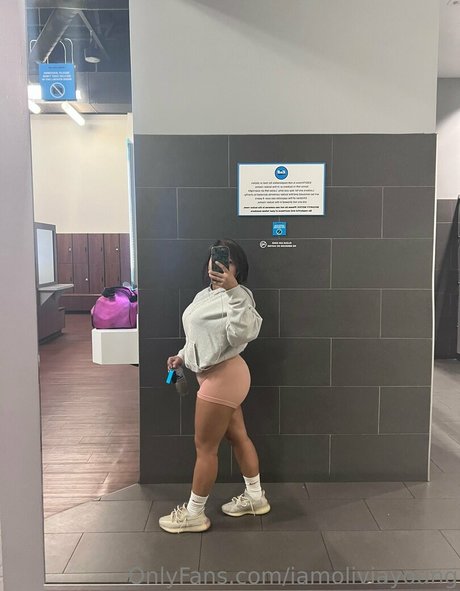 Foto desnuda filtrada de OnlyFans de Iamoliviayoung