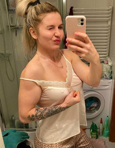 Foto desnuda filtrada de OnlyFans de Bicepgirl