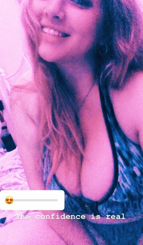 Foto desnuda filtrada de OnlyFans de Shona Colson
