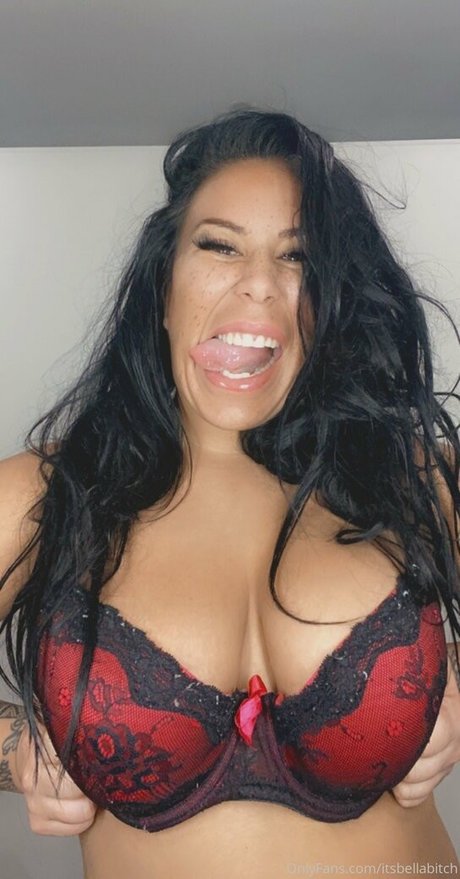 Foto desnuda filtrada de OnlyFans de Belle Midnight