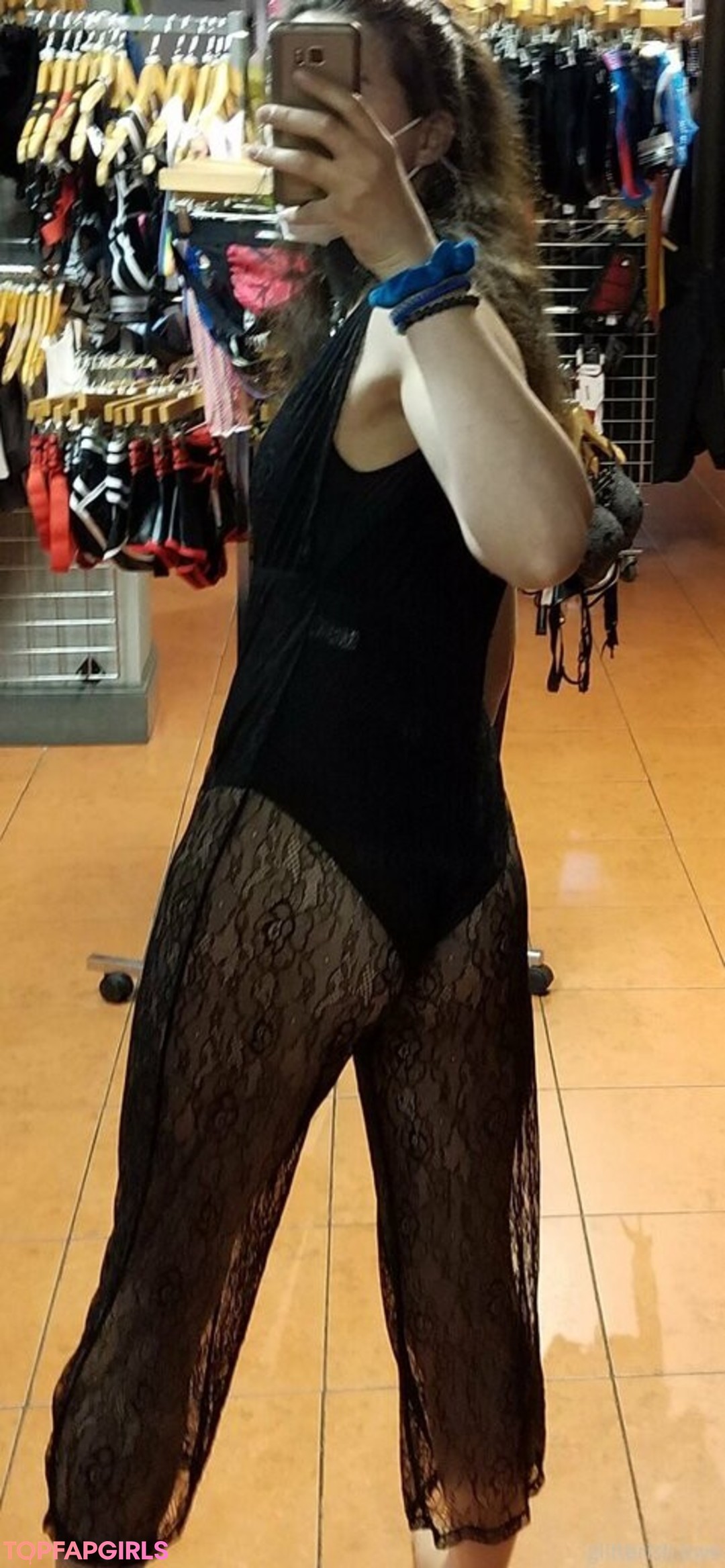 Foto desnuda filtrada de OnlyFans de Glitterishhh #15 Foto desnuda filtrada de OnlyFans de Glitterishhh #15