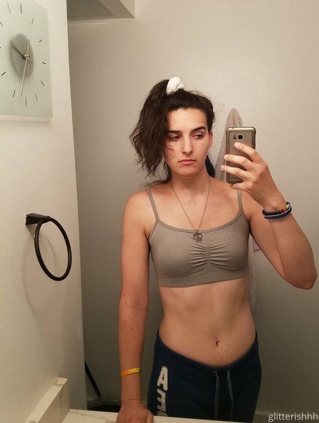 Foto desnuda filtrada de OnlyFans de Glitterishhh