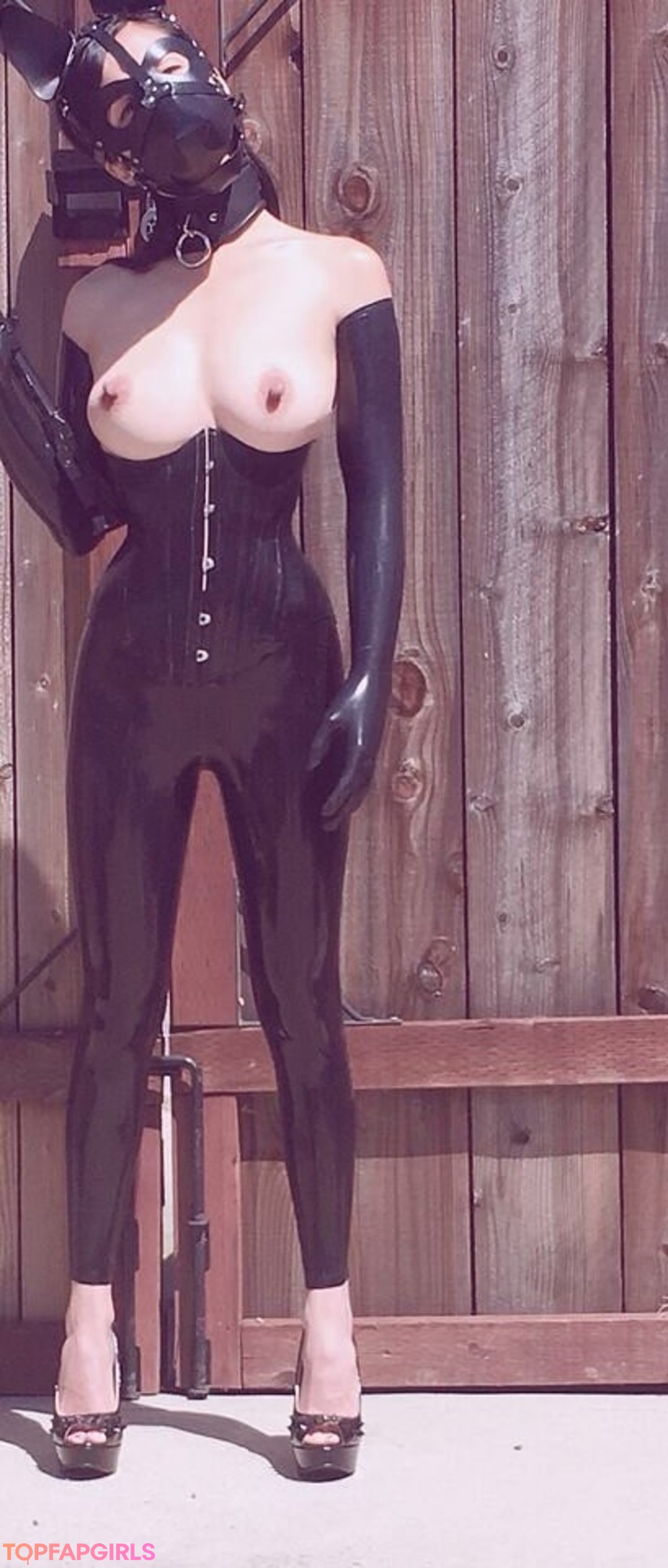 Foto desnuda filtrada de OnlyFans de Latex Fetish #505 Foto desnuda filtrada de OnlyFans de Latex Fetish #505