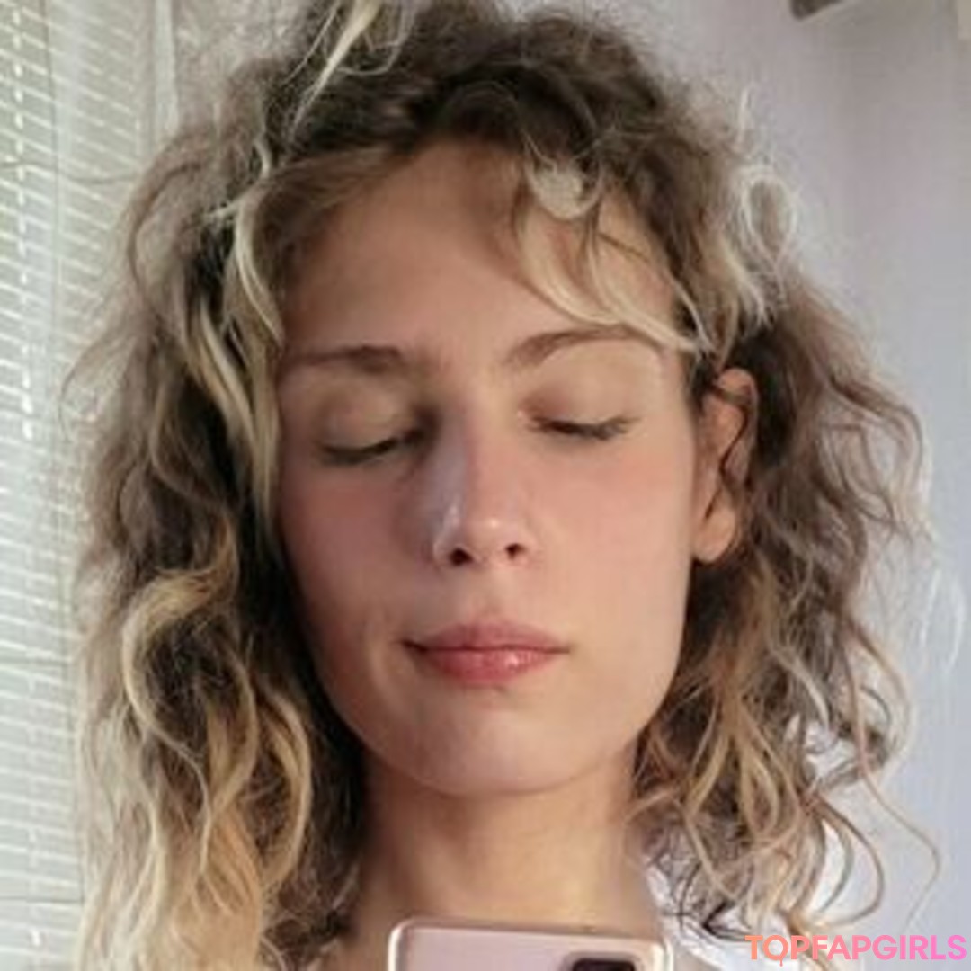 Foto desnuda filtrada de OnlyFans de Marie Antoinette 2077 #7 Foto desnuda filtrada de OnlyFans de Marie Antoinette 2077 #7