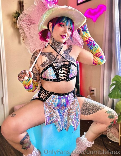 Foto desnuda filtrada de OnlyFans de Bumblefaex