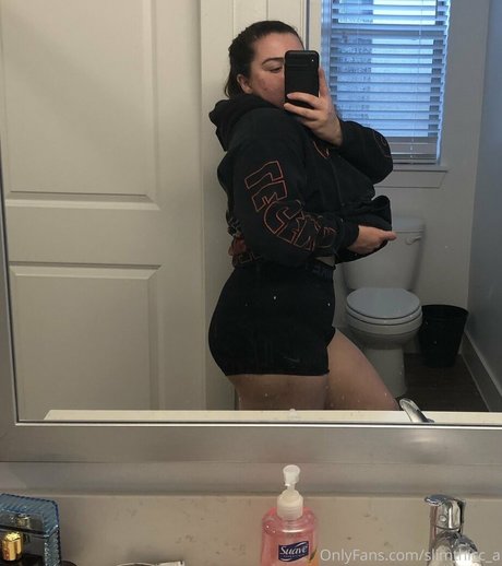 Foto desnuda filtrada de OnlyFans de Slimthicca