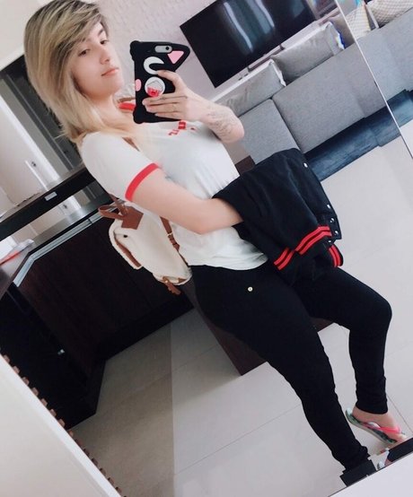 Foto desnuda filtrada de OnlyFans de Riyuuka