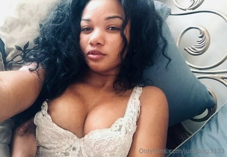Foto desnuda filtrada de OnlyFans de Junebug3333