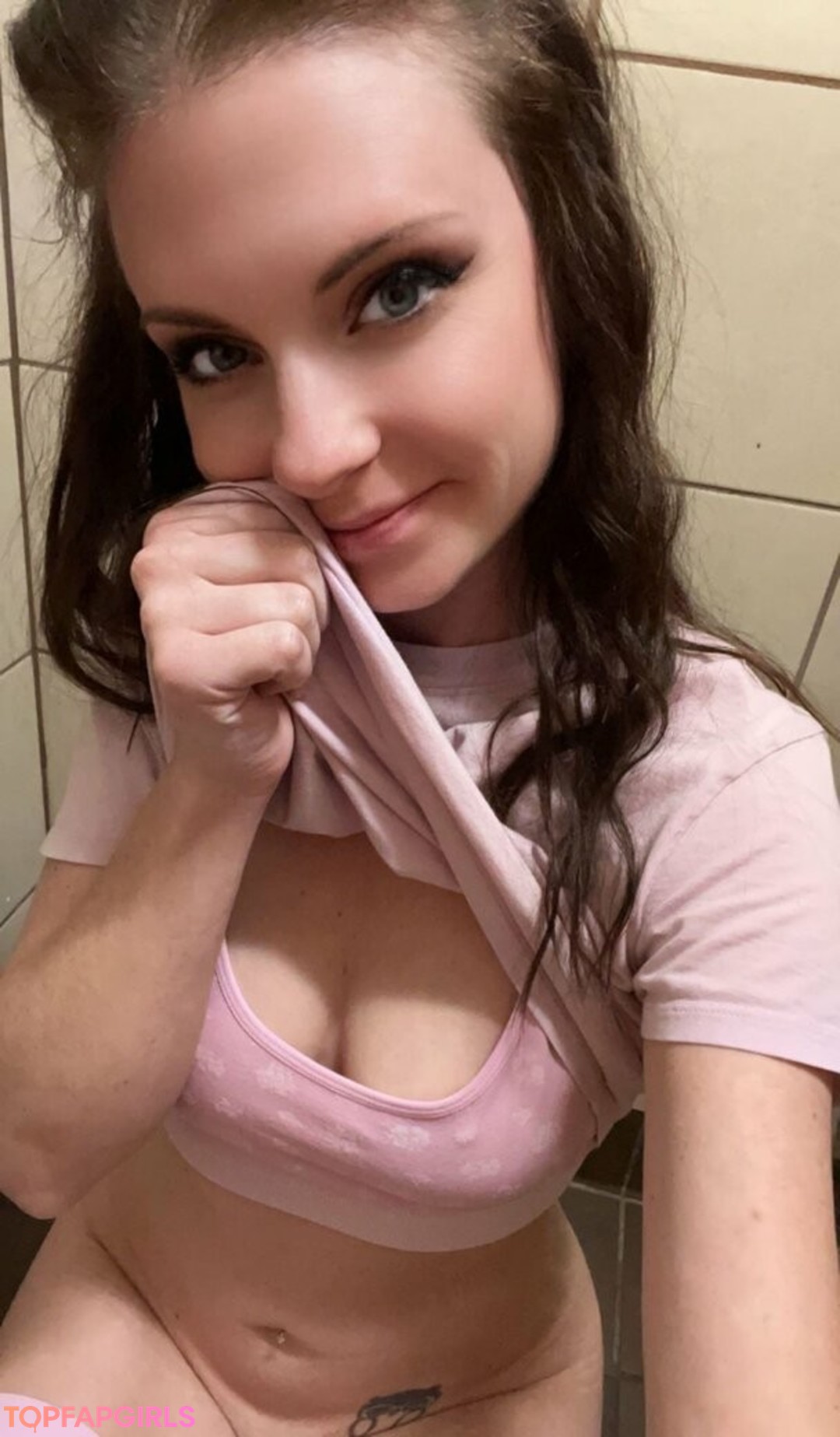 Foto desnuda filtrada de OnlyFans de Mudslingintrainwreckvip #50 Foto desnuda filtrada de OnlyFans de Mudslingintrainwreckvip #50