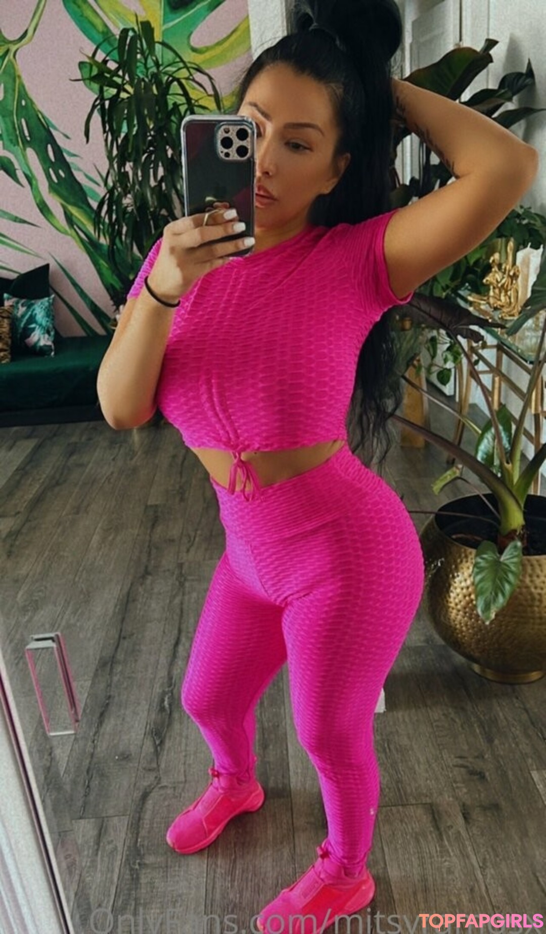 Foto desnuda filtrada de OnlyFans de Mitsyramosx #48 Foto desnuda filtrada de OnlyFans de Mitsyramosx #48