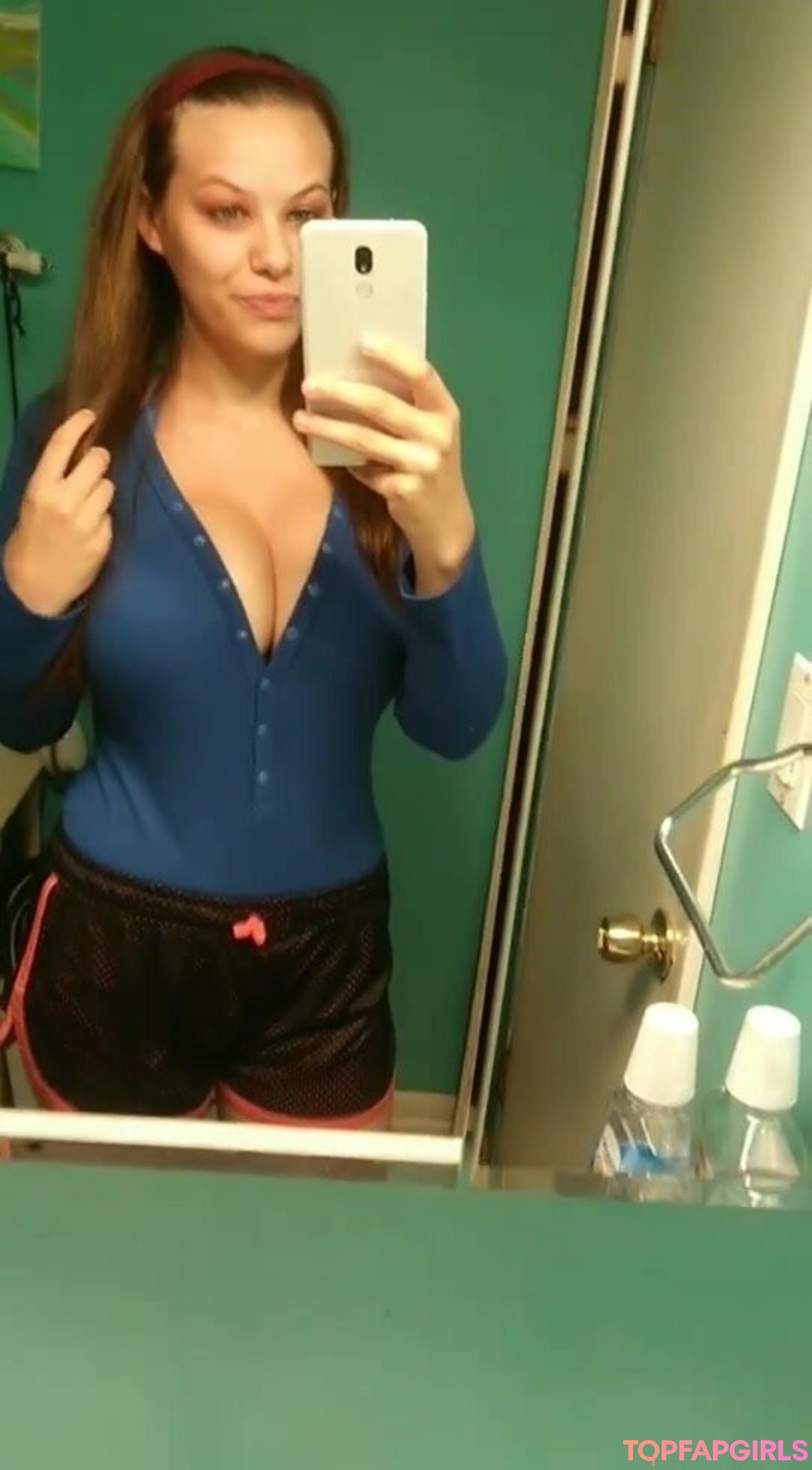 Foto desnuda filtrada de OnlyFans de Snowbunny2299 #105 Foto desnuda filtrada de OnlyFans de Snowbunny2299 #105