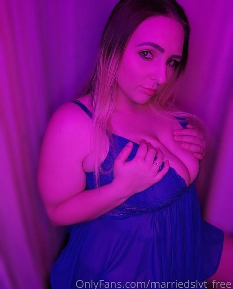 Foto desnuda filtrada de OnlyFans de Marriedslvtfree