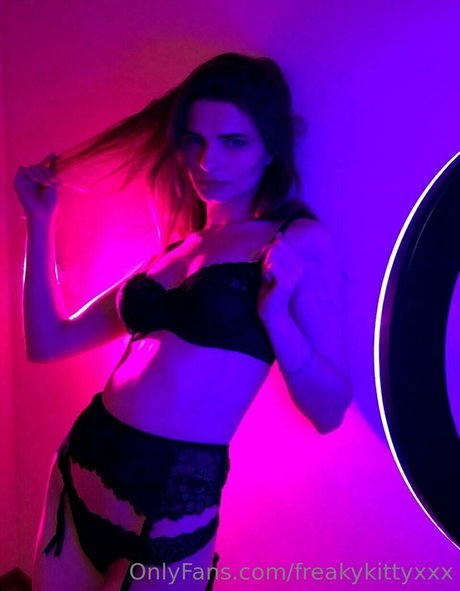 Freakykittyxxx