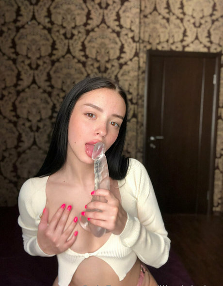 Foto desnuda filtrada de OnlyFans de Lilypinkglow