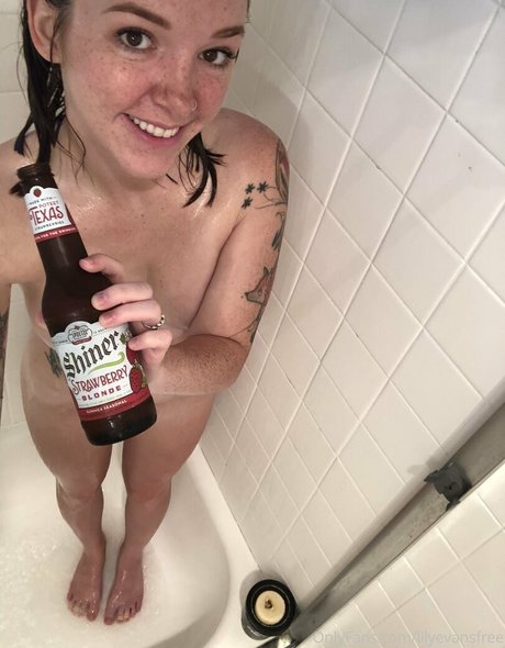 Foto desnuda filtrada de OnlyFans de Lilyevansfree